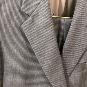 40R Vtg Daniel Cremieux Grey Pinstripe suit